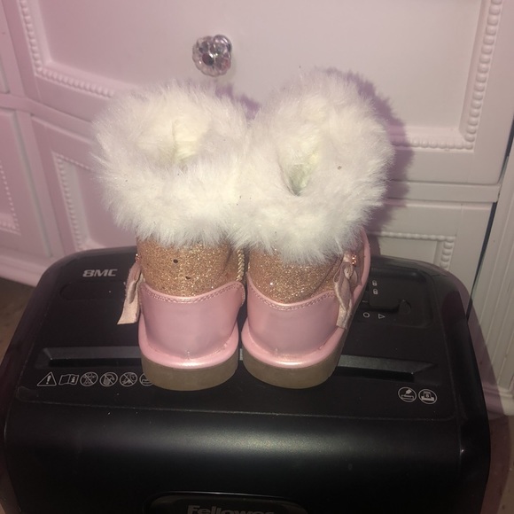 ✨Pretty in Pink✨ Juicy Couture snow boots - Picture 4 of 8